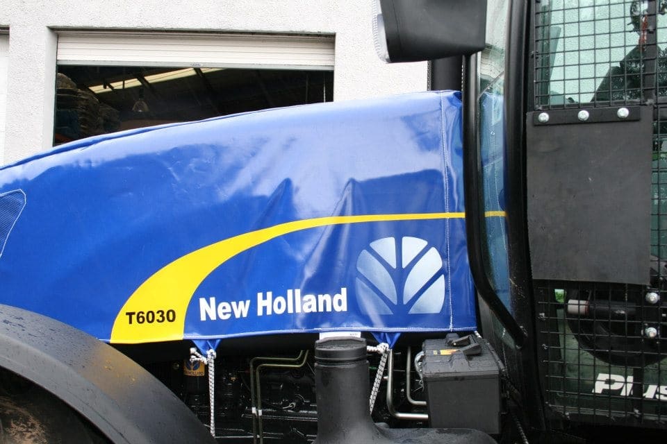 tractor-cover-new-holland-1.jpg